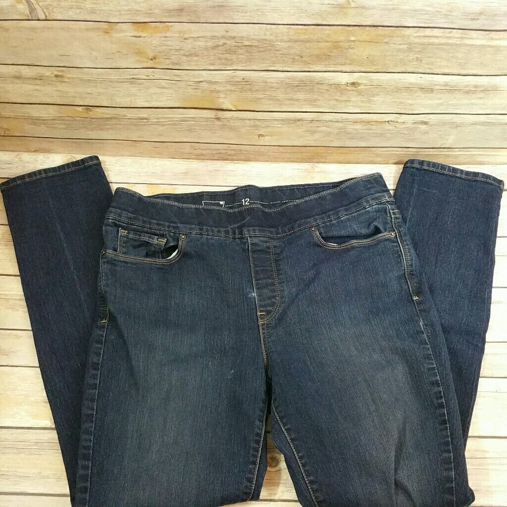Levi pull on jeans